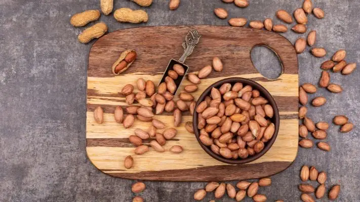 What is the Difference Between Cocktail and Dry Roasted Peanuts?